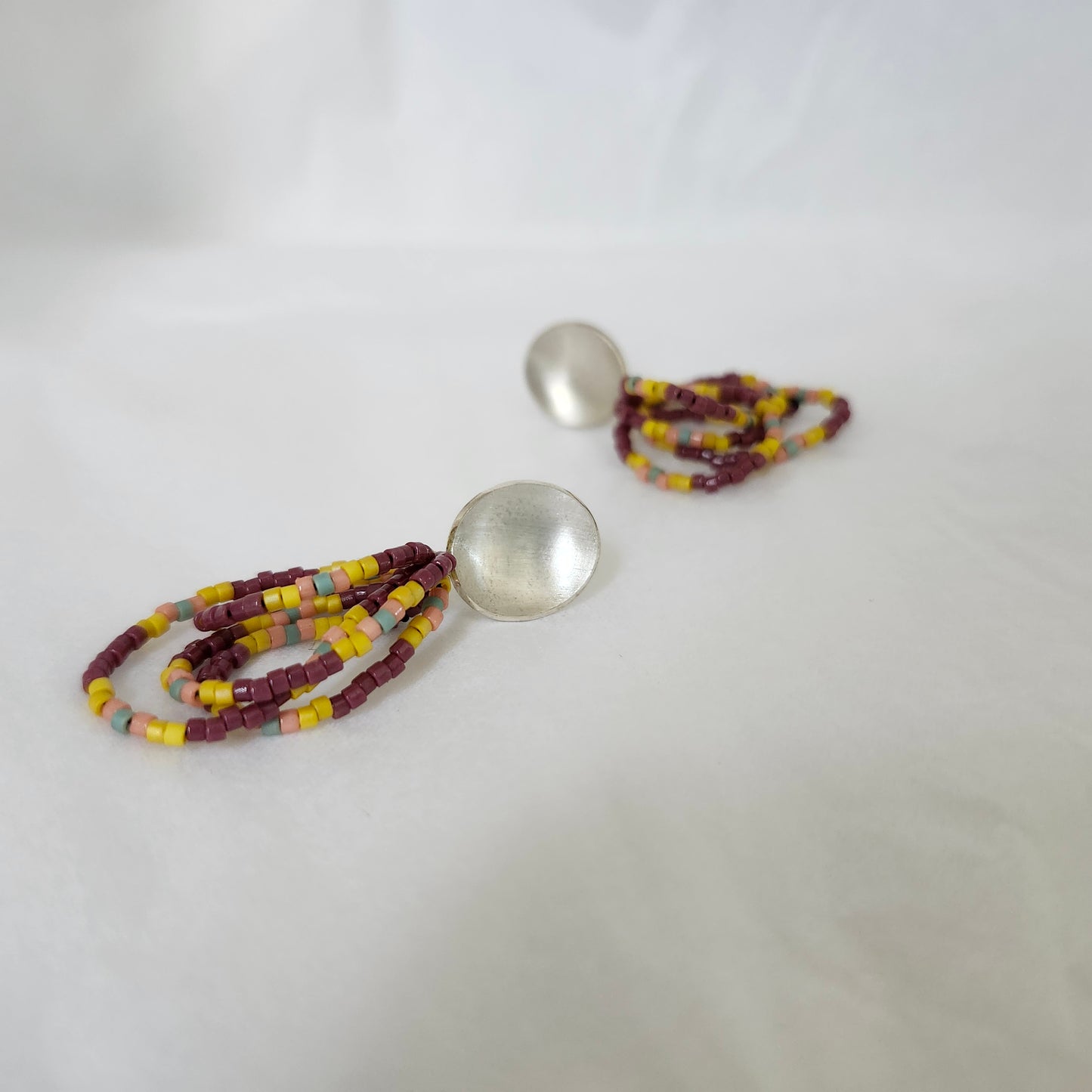 Petites boucles d'oreilles perlées 2