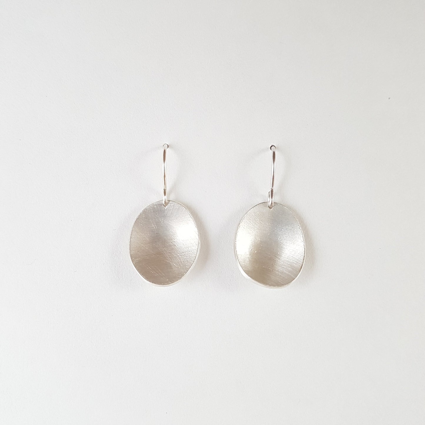 Petites boucles d'oreilles pendantes